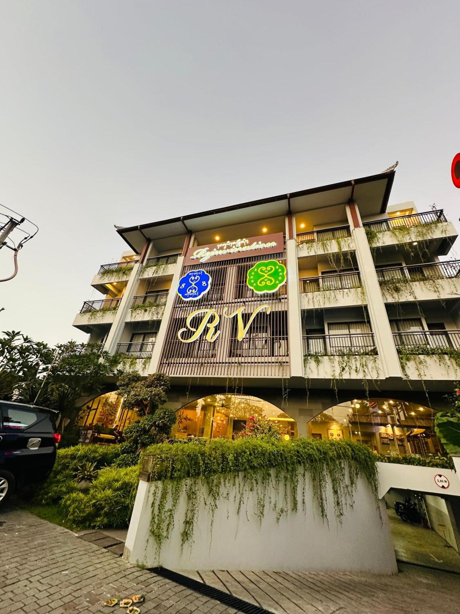 Rv Hotel Gianyar Ubud  Exterior photo